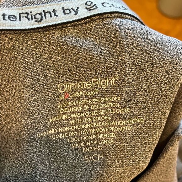 Climate Right Cuddl Duds scrub set, gray, Excellent condition, size small - Picture 2 of 8